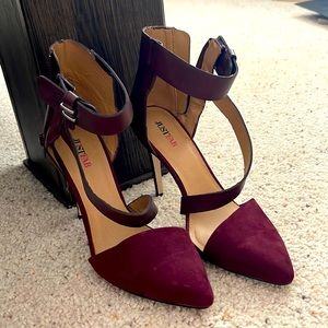 Burgundy ankle strap heel 4.5”